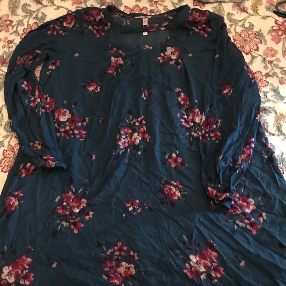 Loose dress - Picture 1 of 3
